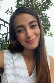 Iqra Aziz Shares Vacation Pictures from Ohio, USA