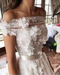 25 Gorgeous 3d Floral Applique Wedding Dresses Perfect For Spring Brides Applique Wedding Dress Couture Wedding Gowns Wedding Dresses