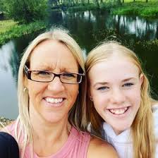 Marie Rooney (mummyroo1979)