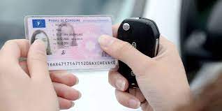 Nos manuels et livres code de la route sont fournis par les éditeurs officiels pour l'examen du code la vulgarisation de tous ces textes permet aux candidats de rendre le code compréhensible. Exclusif 600 Permis De Conduire Delivres A Des Automobilistes Qui N Ont Jamais Passe Le Code Le Point