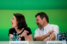 Businessman jimal rohosafi and his wife amira were low key couples before amberay joined the marlow's family. Kommentar Zum Parteitag Der Grunen Auf Riskantem Weg Nach Oben Politik Stuttgarter Nachrichten