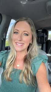 Kellie Tanner's Instagram, Twitter & Facebook