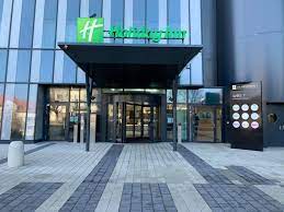 Welcome to the holiday inn vienna south.the holiday inn vienna south is located in the lively and new district on the wienerberg and has quick access to vienna's city center and a unique view over vienna. Holiday Inn Vienna South Posts Facebook