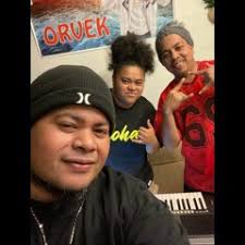 Stream Keira Henry music