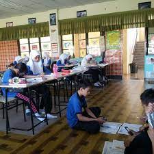 Putrajaya'ya tek direkt demiryolu bağlantısı, 7 üzerinden klia transit hattı kt3 putrajaya sentral ulaşım merkezindeki, kl sentral , bandar tasik selatan , salak tinggi , klia ve klia2'ye bağlanan putrajaya & cyberjaya istasyonu. Photos At Sk Putrajaya Presint 11 2 2 Tips From 144 Visitors