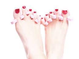 Ver más ideas sobre decorado para pies, uñas decoradas, diseños de uñas pies. Primer Plano De Los Pies De Las Mujeres Con Las Unas Pintadas De Color Rojo Sin Preocupaciones La Podologia Fotos Retratos Imagenes Y Fotografia De Archivo Libres De Derecho Image 11567595