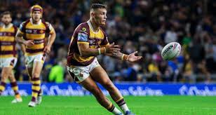 Ex-Huddersfield Giants star Danny Levi suffers horrendous injury as  officials search field for missing teeth
