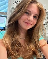 Cara Esposito's Instagram, Twitter & Facebook