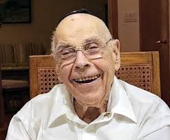 Frank Stern, Holocaust survivor who told thousands about his experience,  dies at 93