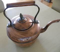 Très belle bouilloire ancienne en laiton et cuivre de très belle qualité, lourde et en très bon état de conservation. Bouilloire Cuivre Ancienne Luckyfind