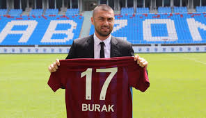 Burak yılmaz'a da 1 milyon 72 bin 500 avro ödeme yapılmıştır. Burak Yilmaz Futbolu Trabzon Da Birakir