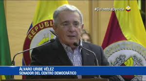 Bienvenidos a la cuenta oficial de twitter de álvaro uribe vélez. La Respuesta De Alvaro Uribe A Joven Que Lo Confronto En Bucaramanga 21 09 16 Youtube