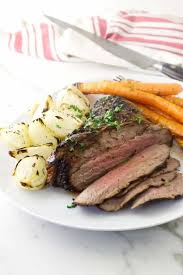 Roast for 10 minutes, then reduce heat to 325 degrees f. How To Cook A Tri Tip Roast In The Oven Savor The Best
