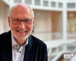 Die VHS Dortmund bietet viele Veranstaltungen zu Demokratie und Hilfe gegen  Einsamkeit