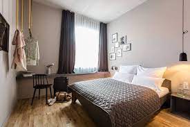 Best Small Hotel Room Design Domino Small Hotel Room Hotel Room Design Hotel Room Interior