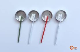 Browse through the list here and you may find a brilliant idea to make use of the things that you already have in your house instead of buying a new toothbrush holder. Diy Toothbrush Holder Ohoh Deco