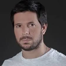 La Distancia Que Nos Separa de Renato Cisneros