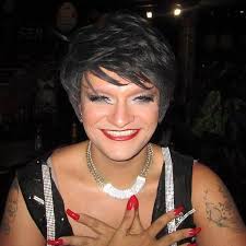 Deena Love vai ser destaque de carro sobre influências de Elis Regina