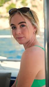 Teacher helps bullied girl with halloween costume