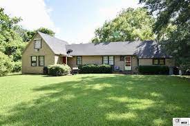 C 1950 Ranch Home With Apartment And 1 Acre In Bastrop La Under 60k Old Houses Old Houses For Sale Maine House