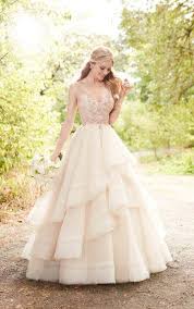 Aktuelle mode für jeden anlass. Brautkleid Im Prinzessin Stil Mit Mehrschichtigem Tull Rock