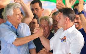 Caiado anuncia apoio a Flávio Bolsonaro no 2º turno durante encontro em Goiânia