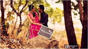 Fun And Fantastic Props Couples Can Add To Their Pre Wedding Shoot Pre Wedding Wedding Shoot Pre Wedding Photos