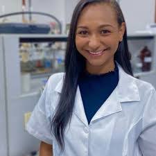 Amanda Nascimento's Instagram, Twitter & Facebook