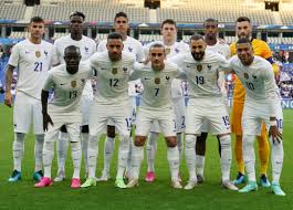 قد يبدو منتخب فرنسا، بطل العالم، كتابا مفتوحا للجميع من حيث الخطة واللاعبين، قبل اشتعلت الحرب الباردة بين ديدييه ديشامب مدرب منتخب فرنسا، ومهاجمه كريم بنزيما هداف. ØµØ¯Ù…Ø© ÙƒØ¨ÙŠØ±Ø© Ù„Ù„Ø¯ÙŠÙˆÙƒ Ø¥ØµØ§Ø¨Ø© Ù†Ø¬Ù… Ù…Ù†ØªØ®Ø¨ ÙØ±Ù†Ø³Ø§ Ù‚Ø¨Ù„ ÙŠÙˆØ±Ùˆ 2020 Ø§Ù„ØªÙŠØ§Ø± Ø§Ù„Ø§Ø®Ø¶Ø± Ø§Ù„ØªÙŠØ§Ø± Ø§Ù„Ø§Ø®Ø¶Ø± 4 52 Ù…