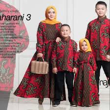 Baju copel ayah ibu borkat acara lamaran anak : Gambar Batik Couple Ibu Dan Anak 2021
