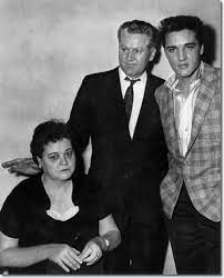 April 1912 in pontotoc county, mississippi, usa geboren. Elvis Presley Photos Gladys Vernon Elvis Presley