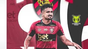 Cartão amarelo para Ramon do Sport após falta em Bruno Henrique do Flamengo