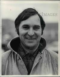 1976 Press Photo Coach Bob Hogue of Bedford Football
