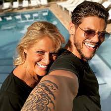 De la wikipedia, enciclopedia liberă. Rayane Bensetti Complice Avec Sa Maman