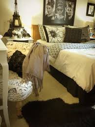 Pin By Honeycd On Audrey Hepburn Bedroom Inspirations Parisian Room Girls Room Decor