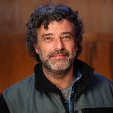 Peter Blom's Instagram, Twitter & Facebook