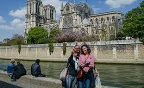 Elle est à la fois moderne et soucieuse de tradition, c'est à dire sensible à chaque époque, aux grandes causes de dieu et de l'homme. Incendie A Notre Dame De Paris Gros Dons Et Fiscalite Font Debat Pour La Reconstruction