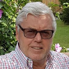 Der anhaltende Regen macht den Gemüsebauern zu schaffen. Einige Sorten  würden die Nässe nicht gut vertragen, sagt Landwirt David Rein. Aus den  Gewächshäusern bringe man die Feuchtigkeit nur schwer heraus, auf den