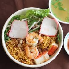 Savory Delicious Mi Kho Dry Egg Noodles Combine With Shrimp And Pork Yum Crispy Pork Belly Crispy Pork Egg Noodles