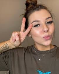 Scarlett Patterson's Instagram, Twitter & Facebook