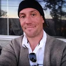 I'm back in Mid-World, also known as the territories.