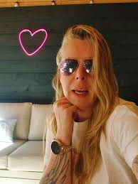 #daydrinking #waitingforyou #bestie #girlsnight #sun #dayoff