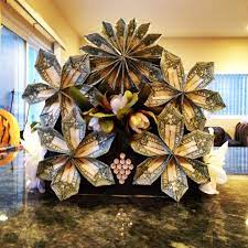 Why are hawaiian money leis so popular at weddings? Polynesian Style Money Crown Graduation Money Lei Money Origami Money Flower