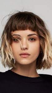 Pricheski Ukladka Lyogkaya Foto Hd Zhenskie Yarkie Short Hair With Bangs Short Hair Styles Hairstyles With Bangs