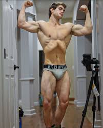 Bodybuilder Bulge, Posing Trunks, VPL: Instagram star Dylan McKnight  (submitted by Michael)