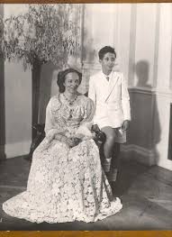 Queen Alia And Her Son King Faisal Ii 1940s Resim