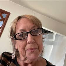 Looking for young talking parrot in PA?