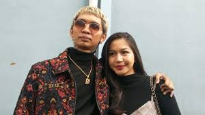 Young lex sendiri membuktikan bahwa dirinya bisa dan sampai saat ini telah mengeluarkan satu album dan bahkan diberi dengan labelnya sendiri yaitu yogs. Kehadiran Anak Bikin Young Lex Merasa Naik Level Tribunnews Com Mobile