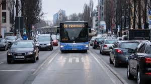 Busspur In Munchen 2017 Munchen Verkehr