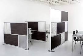 Pembatas ruangan atau partisi ruangan adalah furnitur khusus yang dibuat untuk memisahkan satu ruangan dari ruangan lain. Ingin Karyawan Produktif Gunakanlah 10 Rekomendasi Partisi Portable Yang Membuat Karyawan Nyaman 2020